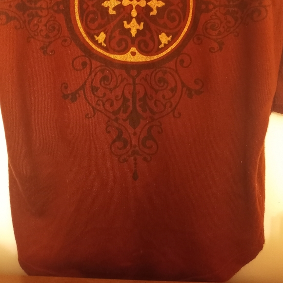 A beautiful brownish red cover up shawl. - Picture 4 of 5